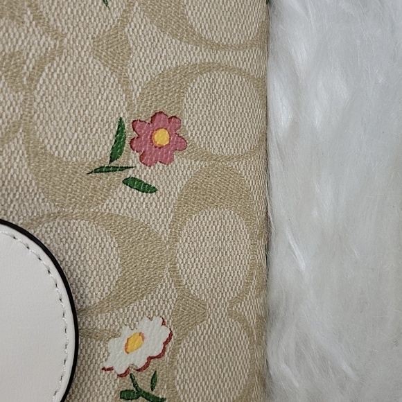 COACH Tech‎ Wallet in Signature Canvas with Nostalgic Ditsy Print - Picture 3 of 7